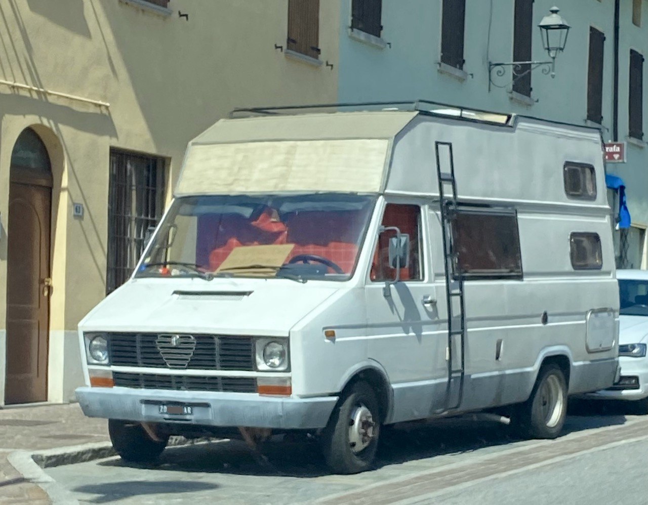 alfaar8camper1978.jpg