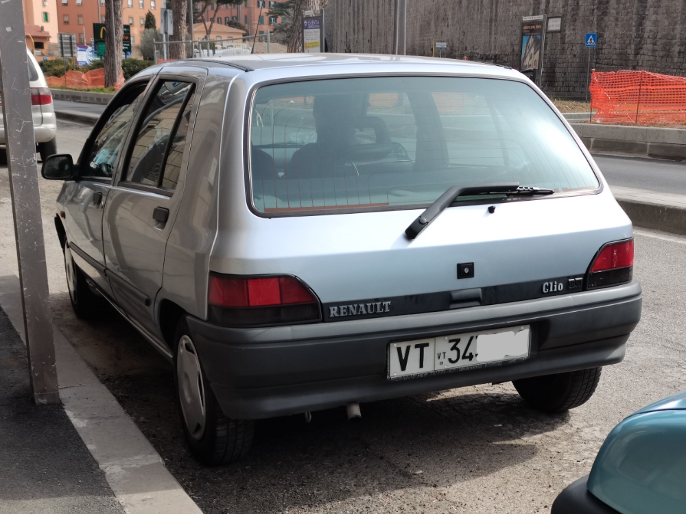 clio9.jpg