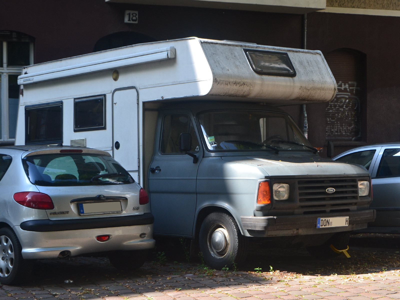 ford_transit_camper_d_donh_f01_cr3.jpg