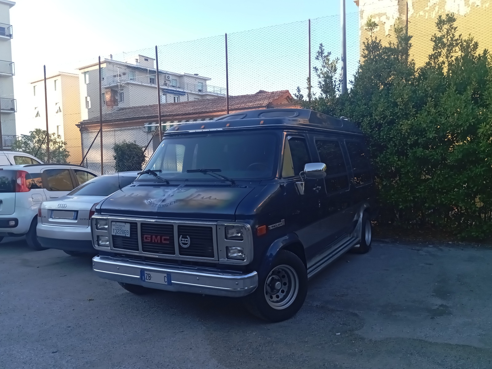gmc_vandura_350_89-13.jpg