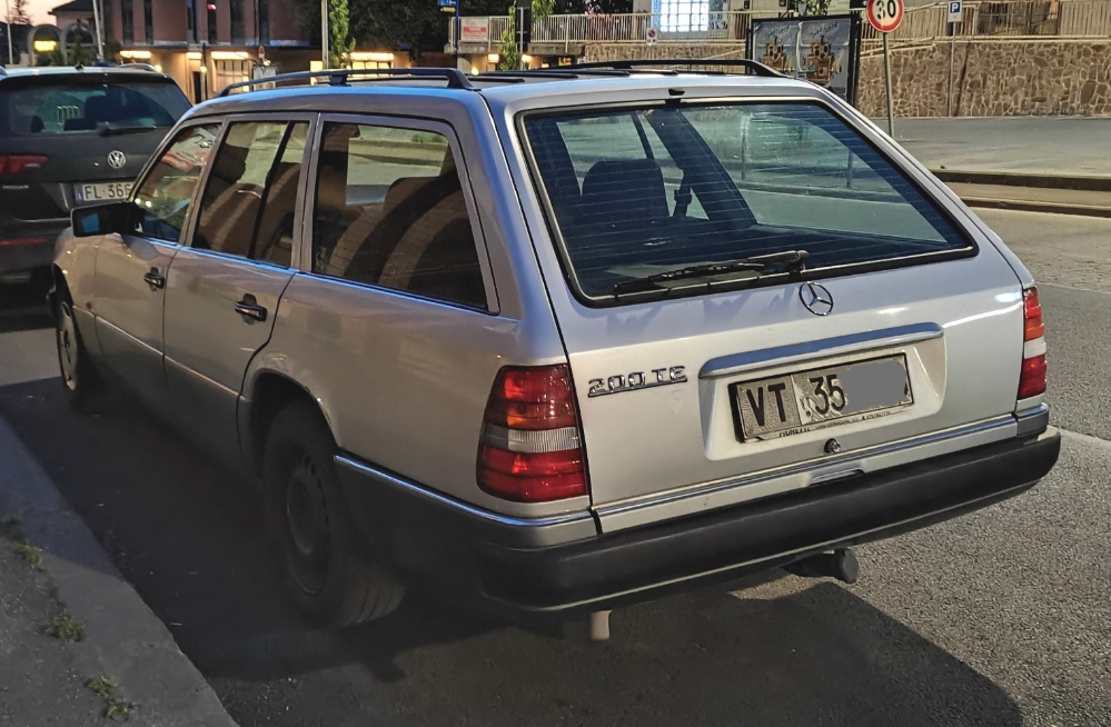 mercedes-benz124.jpg