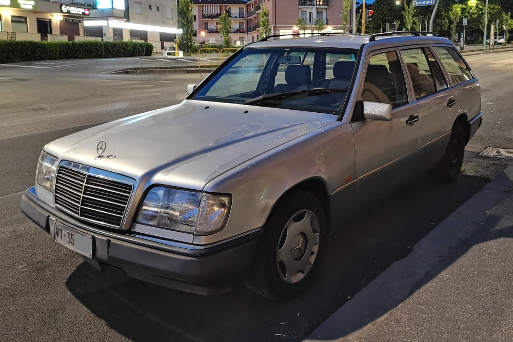 mercedes-benz1241.jpg