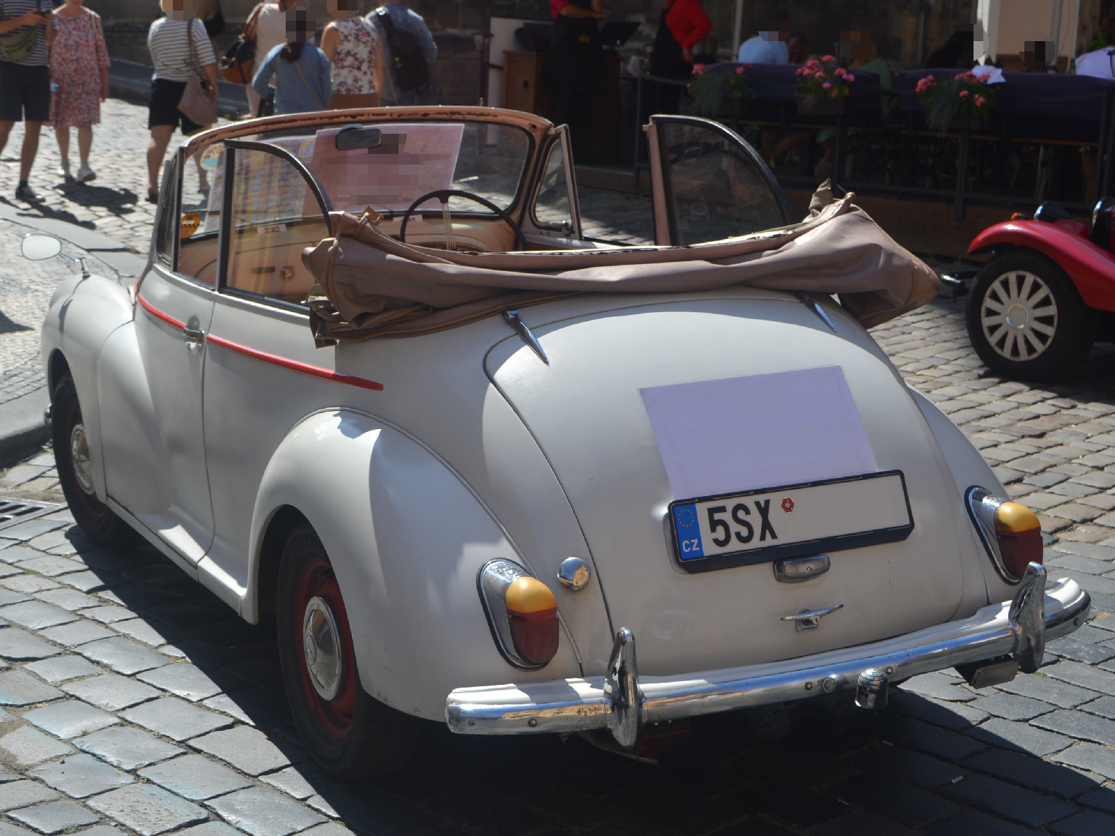 morris_minor_cabriolet_cz_5sx_f01_cr3.jpg