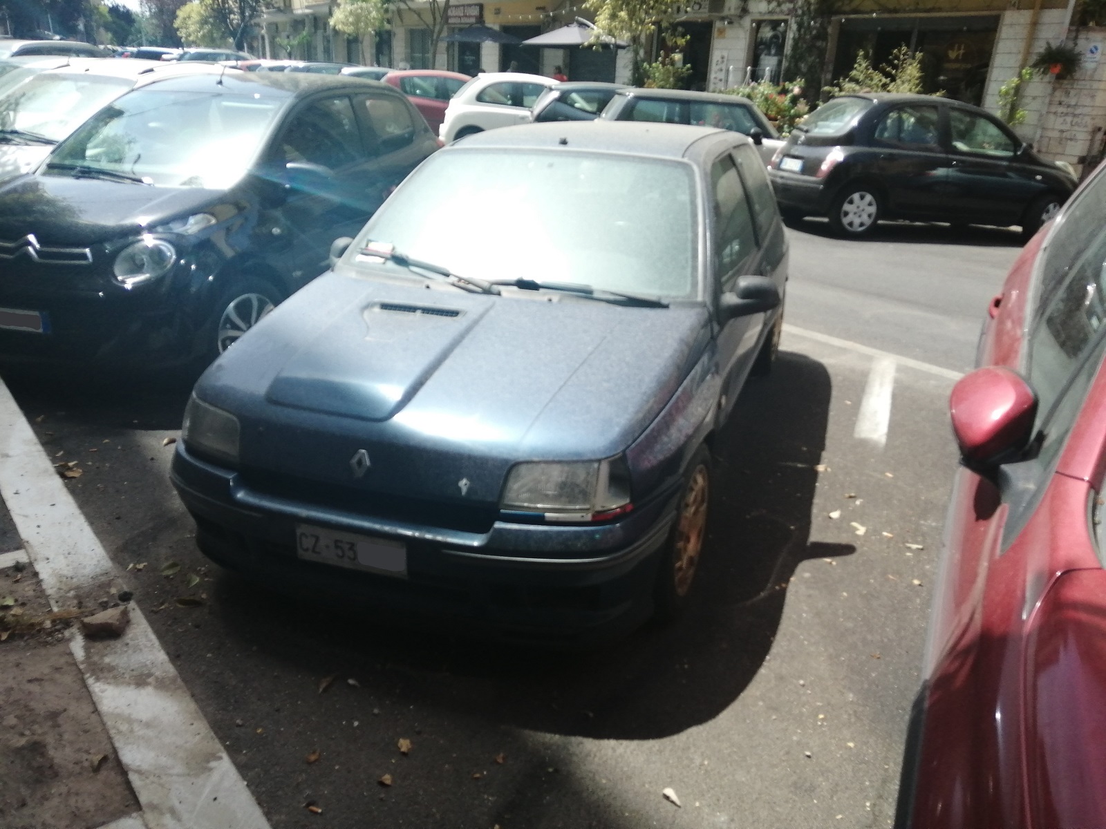 r_clio_18i_16v_2_92.jpg
