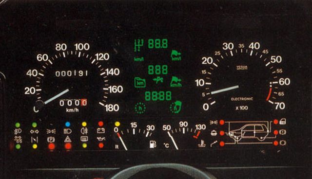 www.targhenere.net/gallery/images/news/cruscotto-trismaster-fiat-uno.jpg