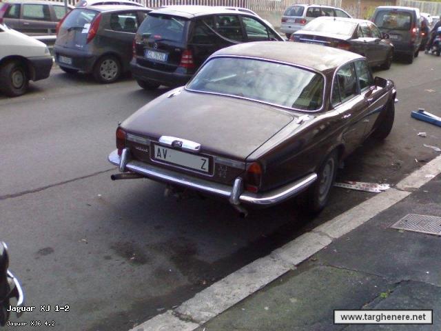 jagxj42tar97bue.jpg