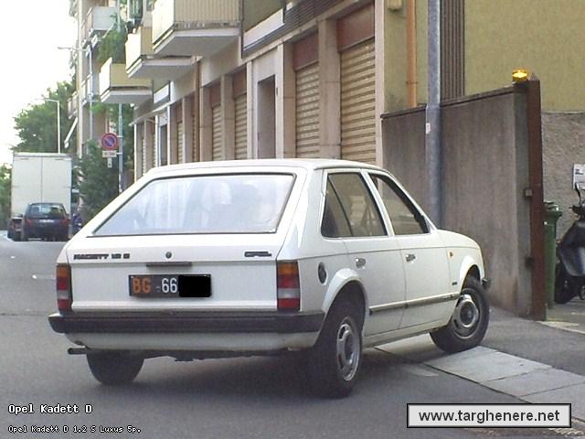 kadett12sedsel82.jpg