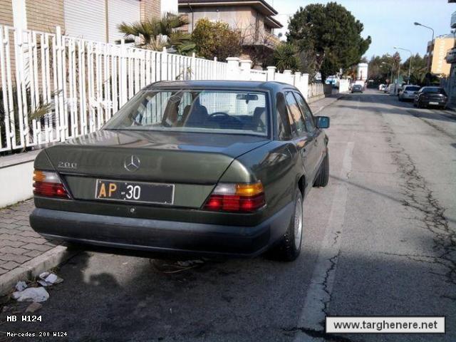 mb200w124reardanlib.jpg
