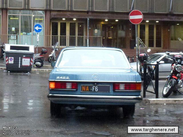 mercedesw123eric01.jpg