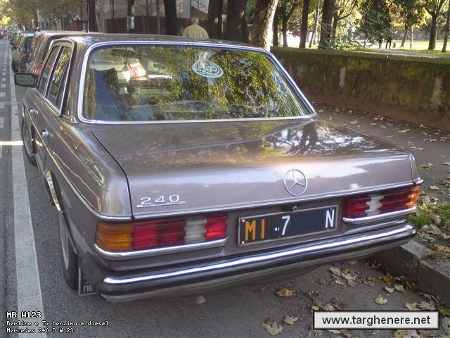 mercedesw123s420121124.jpg