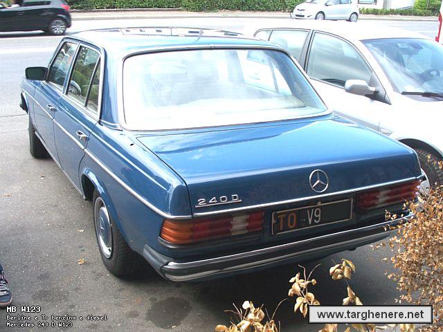 mercedesw123fil20121208.jpg