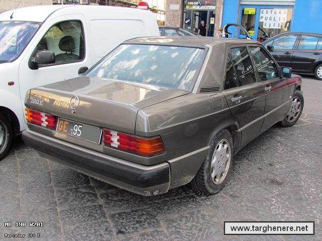 mercedes190super20720121219.jpg