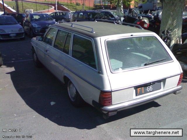 mercedesw123swbue20130110.jpg