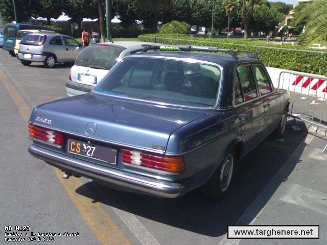 mercedesw123bue20130122.jpg
