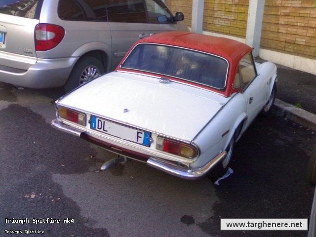 triumphspitfirebue20130228.jpg