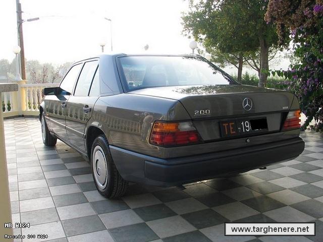 mercedesw124dedo20131031.jpg