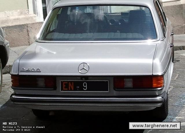 mercedesw123belva20131107.jpg