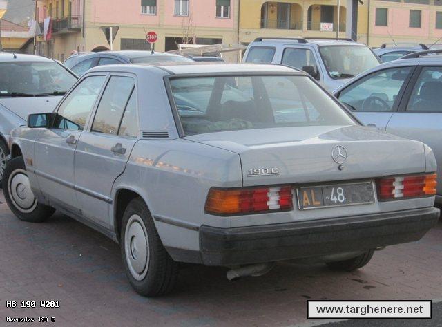 mercedes190doc0120140315.jpg