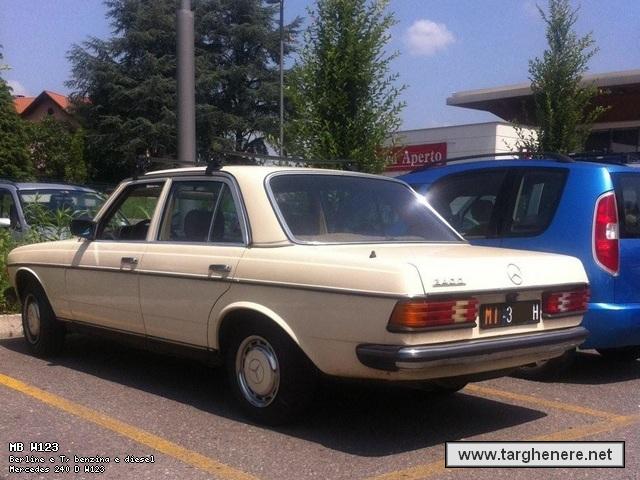mercedesw123atae2120140406.jpg