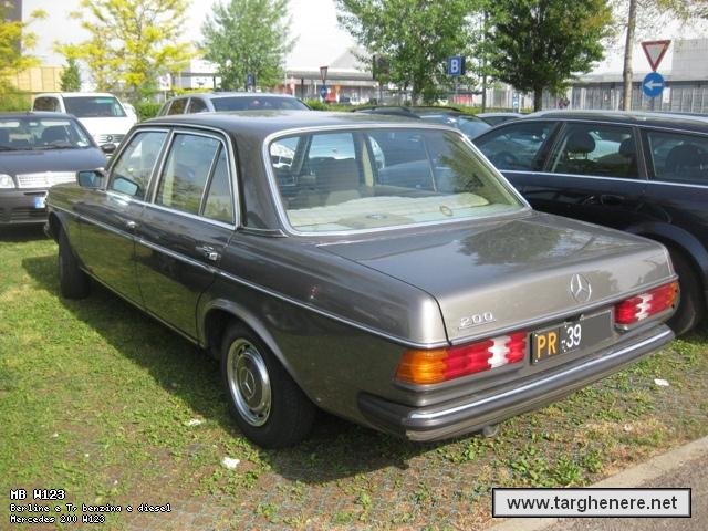 mercedesw123ata20140425.jpg