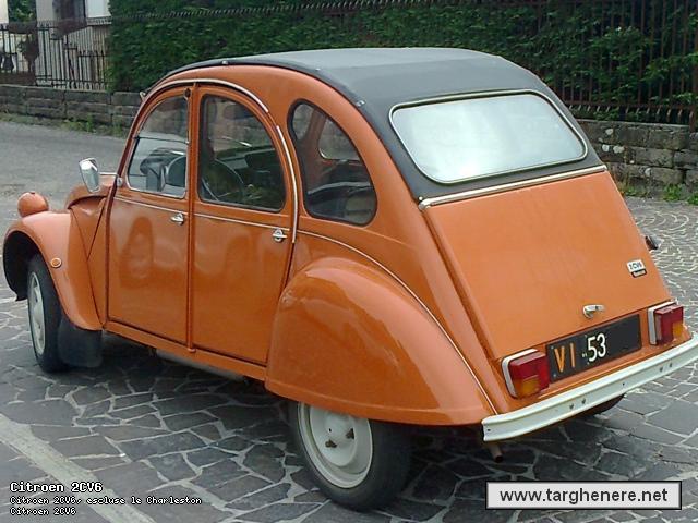 citroen2cvfiestalex20140607.jpg