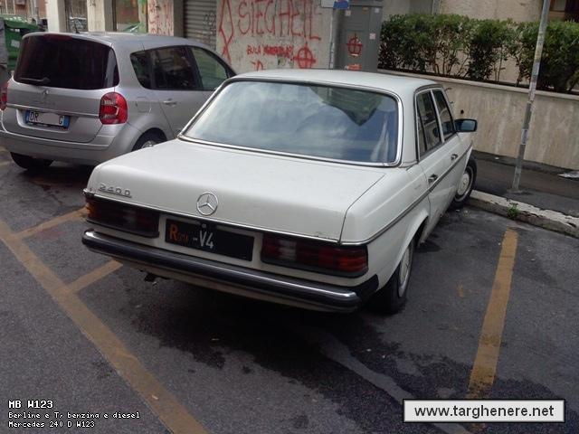 mercedesw123bue20140708.jpg