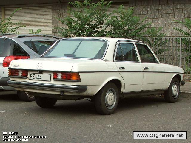 mercedesw123fil20140729.jpg