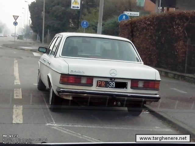 mercedesw123blackpanter20140731.jpg