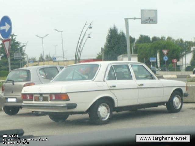mercedesw123sampei20141206.jpg