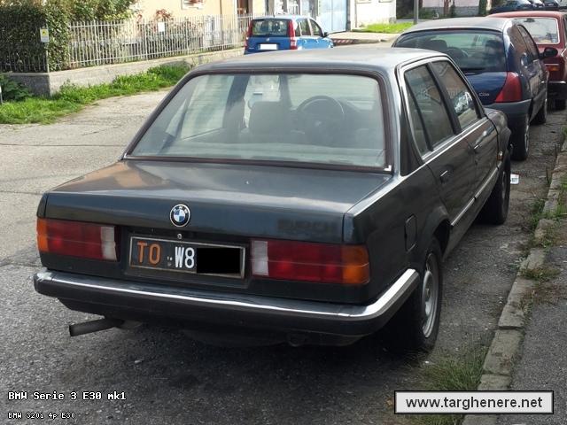 bmwe30pluto20141218.jpg