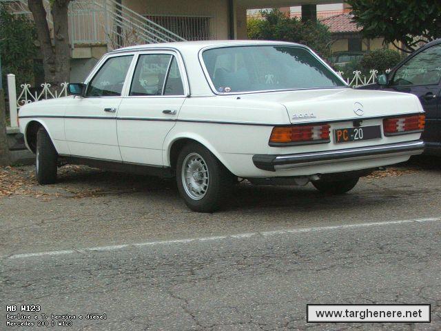 mercedesw123fil20150120.jpg