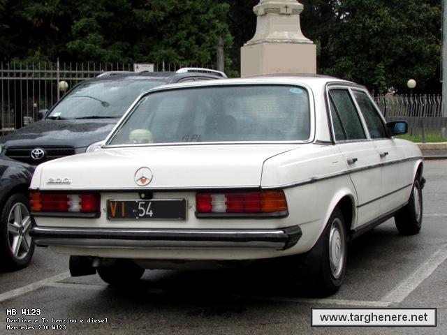 mercedesw123gabford20150929.jpg