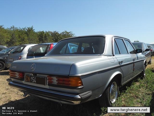 mercedesw123markino20151020.jpg