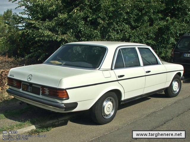 mercedesw123fil20151028.jpg
