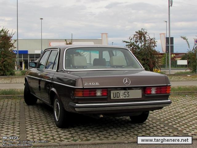 mercedesw123gabford20151106.jpg