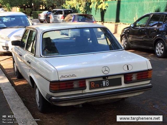 mercedesw123dipi20161019.jpg