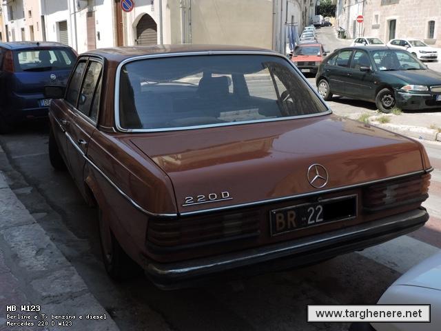 mercedesw123blowup20170220.jpg
