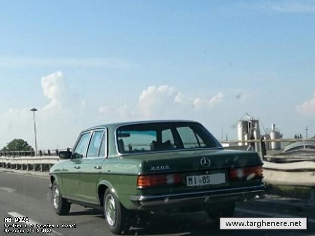 mercedesw123frabo18720171013.jpg