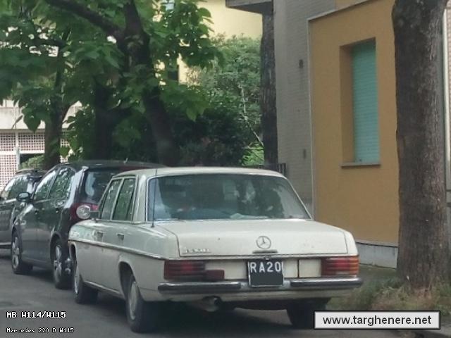 mercedesw115biturbo8320180625.jpg