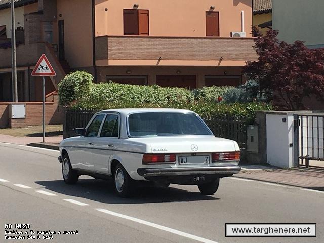 mercedesw123frabo18720180711.jpg