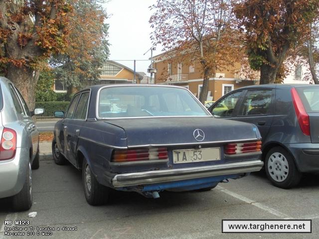 mercedesw123mc12720181217.jpg