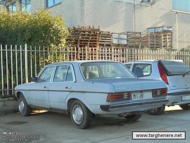 mercedesw123mc12720181221.jpg
