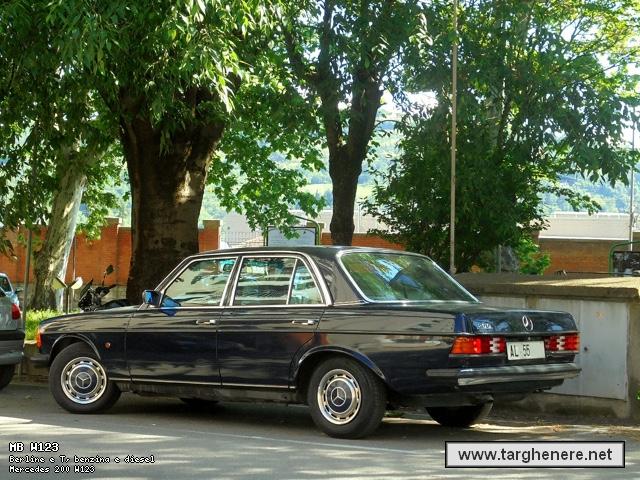 mercedesw123mc12720190303.jpg