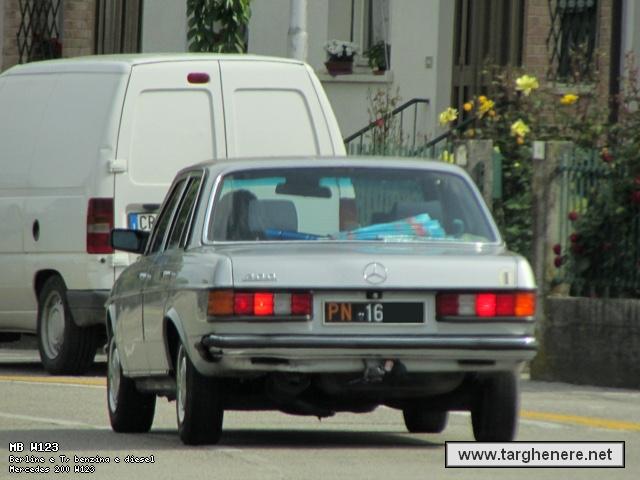 mercedesw123gabford20190516.jpg