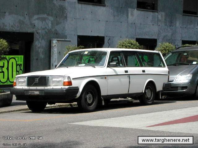 volvo245swmassi84.jpg