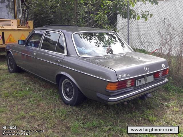 mercedesw123neim20190818.jpg