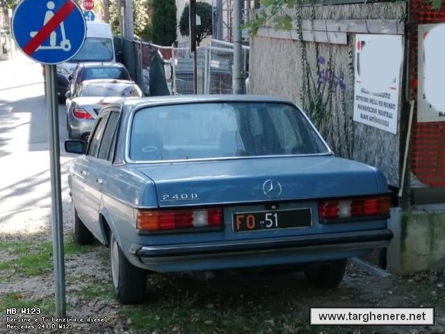 mercedesw123biturbo8320191023.jpg