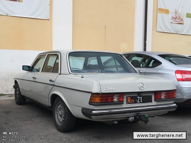 mercedesw123frabo20191030.jpg
