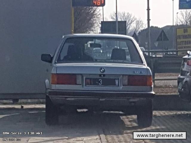 bmwe30super8020191118.jpg