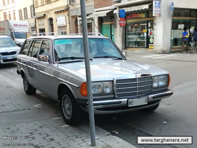 mercedesw123swbiturbo8320200307.jpg